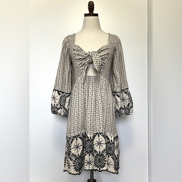 Canadian Designer TRIBAL 2-Ways Printed Dress with Embroidery - Picture 7 of 8